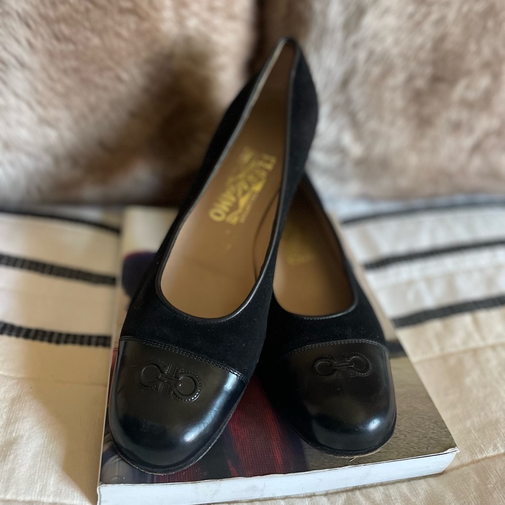 Salvatore Ferragamo Agile Cap Toe Black Suede Leather Pumps
